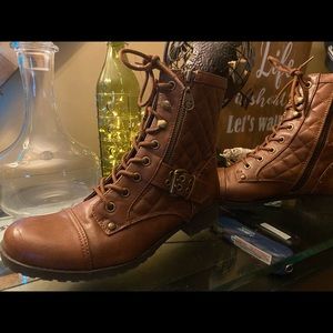 Guess Boots size 9